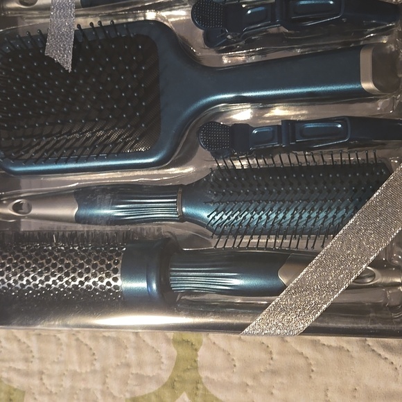 19-Piece Blue Hair Brush Set - Picture 2 of 3